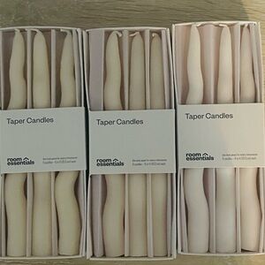 Room Essentials Cream and white Taper Candles
New in box
Set of 3